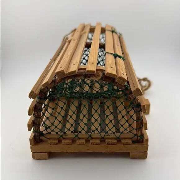 VINTAGE Miniature  LOBSTER TRAP from Îles de la madeleine - Picture 2 of 5